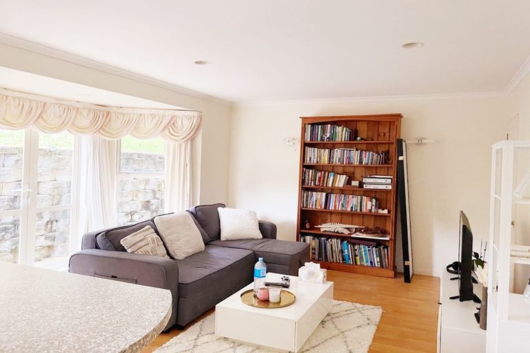 Photo of property in 25 Bronte Place, Somerville, Auckland, 2014