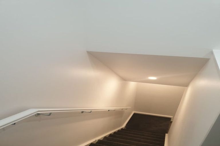 Photo of property in 4b Wattle Road, Sunnyvale, Auckland, 0612