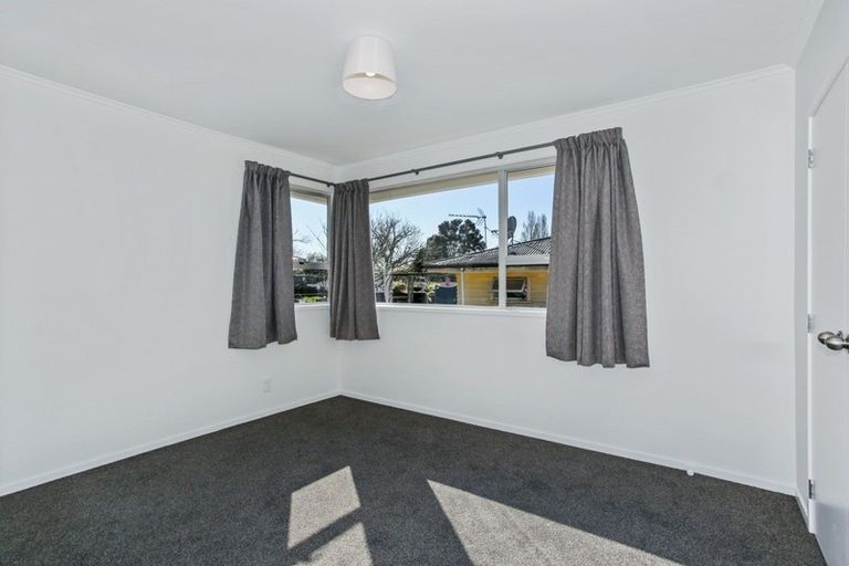 Photo of property in 30a Birdwood Road, Swanson, Auckland, 0612