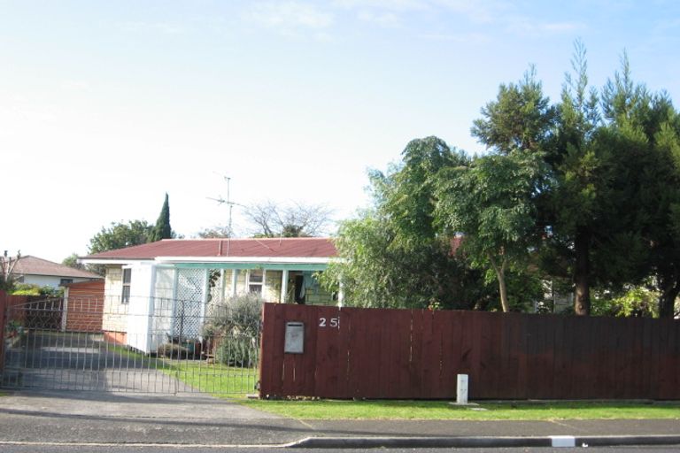 Photo of property in 25 Mcdivitt Street, Manurewa, Auckland, 2102