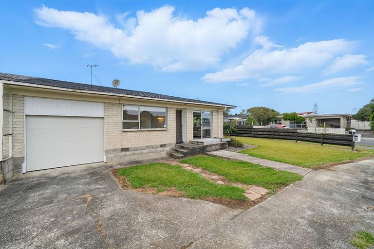 Photo of property in 1/41 Blacklock Avenue, Henderson, Auckland, 0612