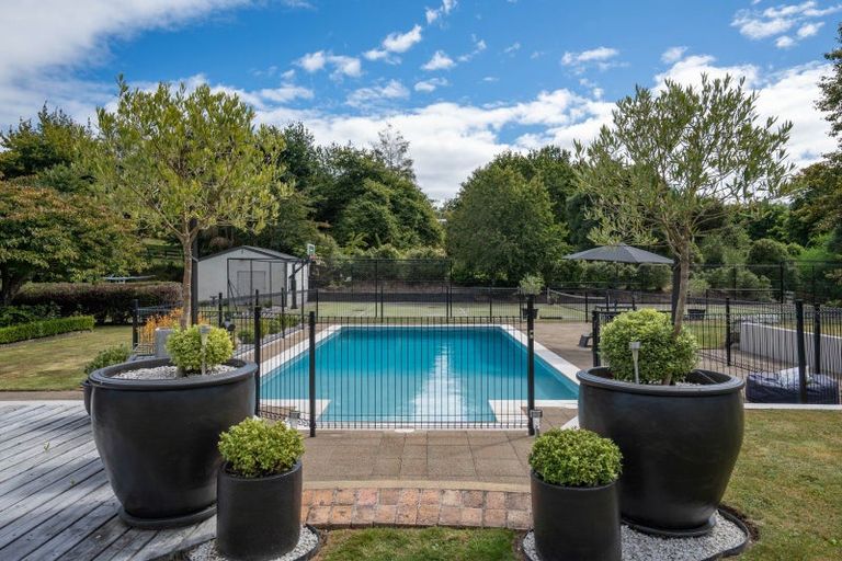 Photo of property in 142 Gillespie Place, Acacia Bay, Taupo, 3385