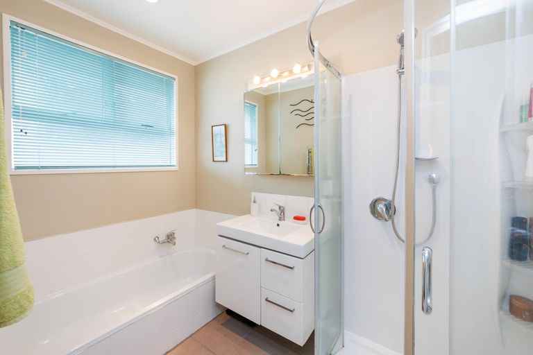 Photo of property in 43 Benmore Avenue, Cloverlea, Palmerston North, 4412