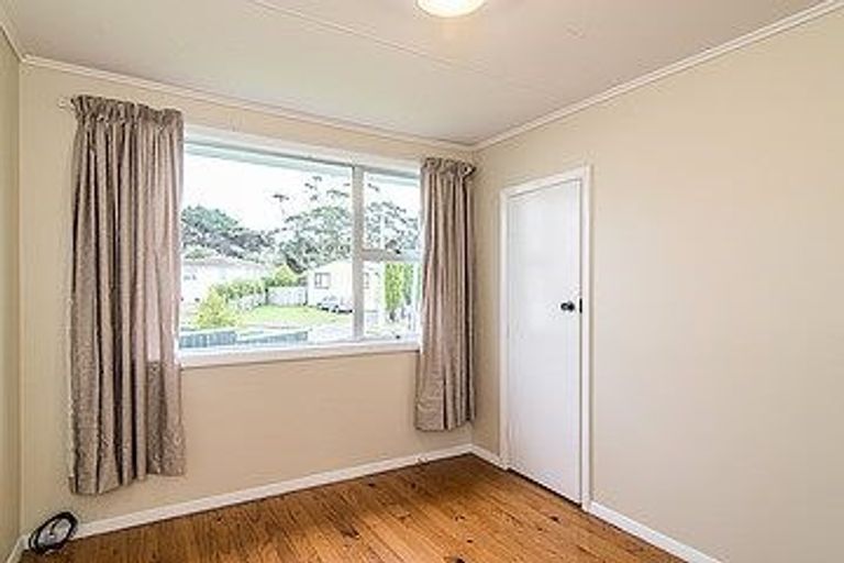 Photo of property in 6 Swansea Street, Cannons Creek, Porirua, 5024