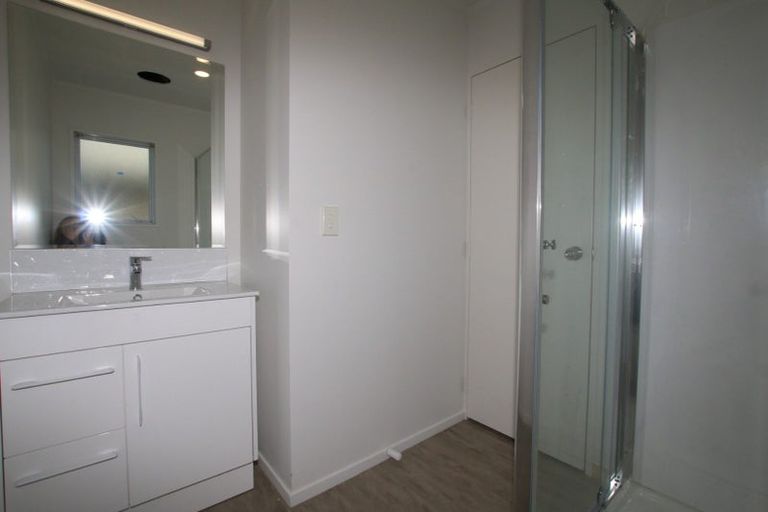 Photo of property in 306 Sunset Road, Windsor Park, Auckland, 0632