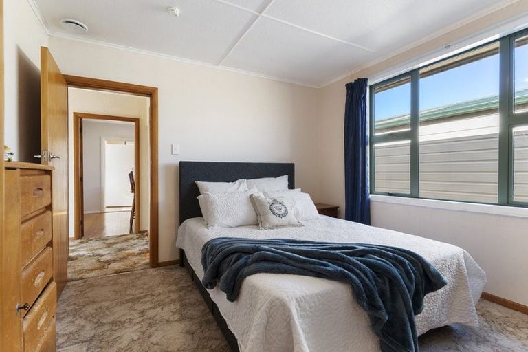 Photo of property in 4 Diamond Street, Carterton, 5713