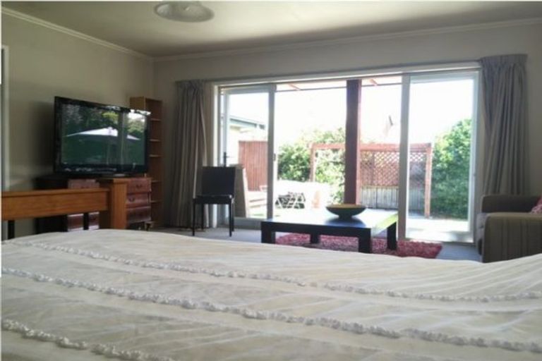 Photo of property in 14 Frye Crescent, Albert Town, Wanaka, 9305