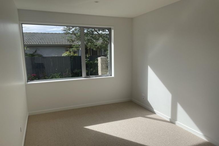 Photo of property in 2/53 Orrick Crescent, Avondale, Christchurch, 8061