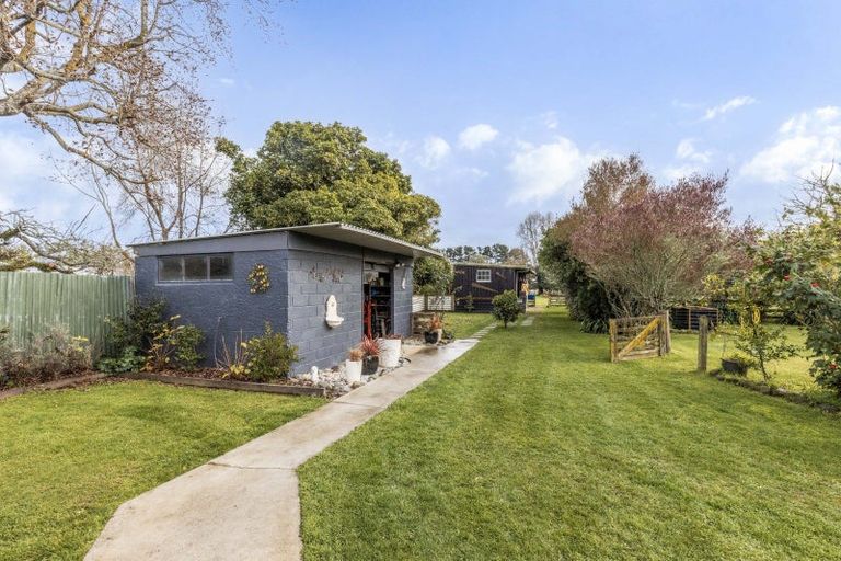 Photo of property in 154 Main Road, Levin, 5510