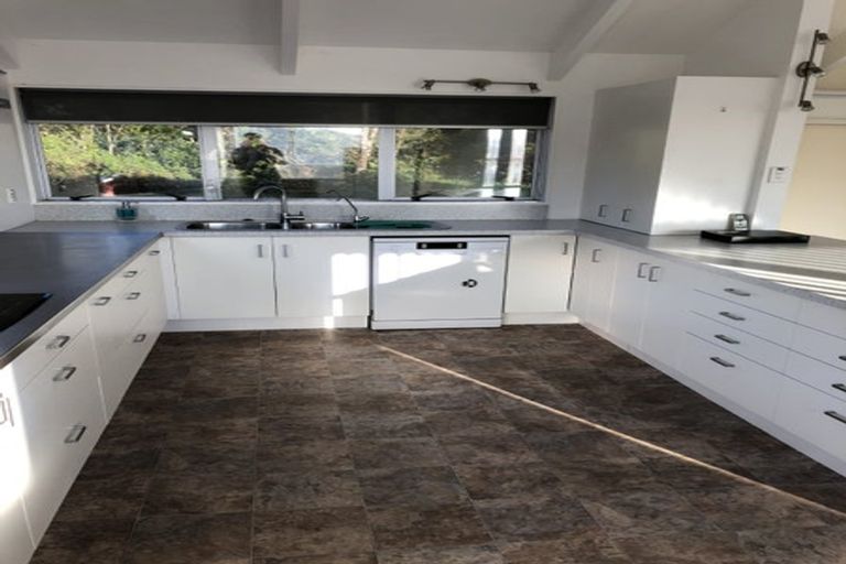 Photo of property in 59 Makara Road, Karori, Wellington, 6012