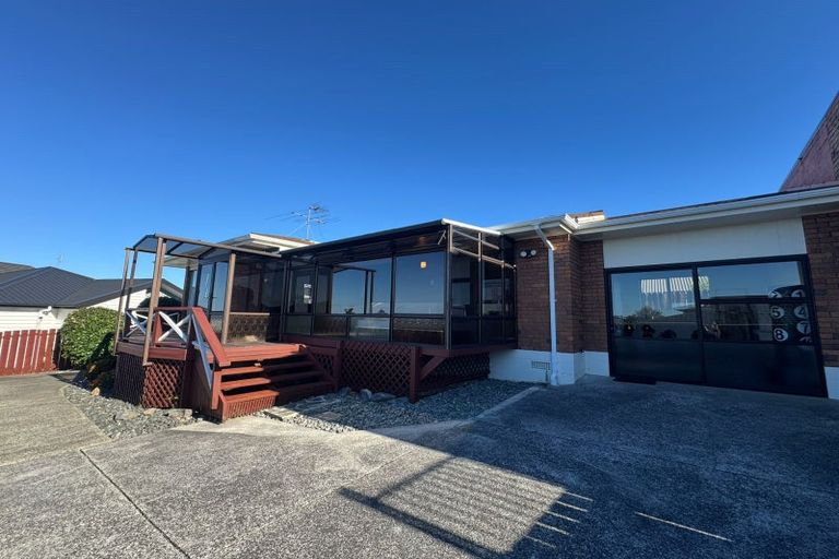 Photo of property in 2/21 White Heron Drive, Massey, Auckland, 0614