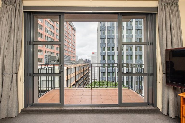 Photo of property in Atrium Towers, 6a/154 The Terrace, Wellington Central, Wellington, 6011