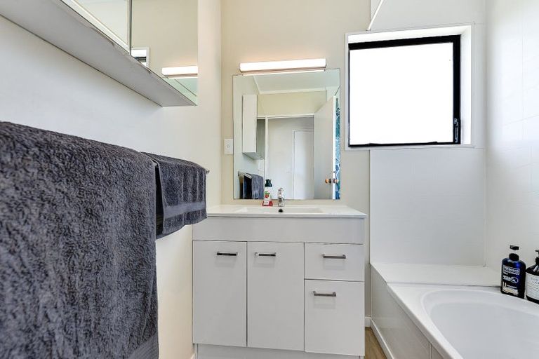 Photo of property in 4 Dixon Road, Fitzroy, Hamilton, 3206