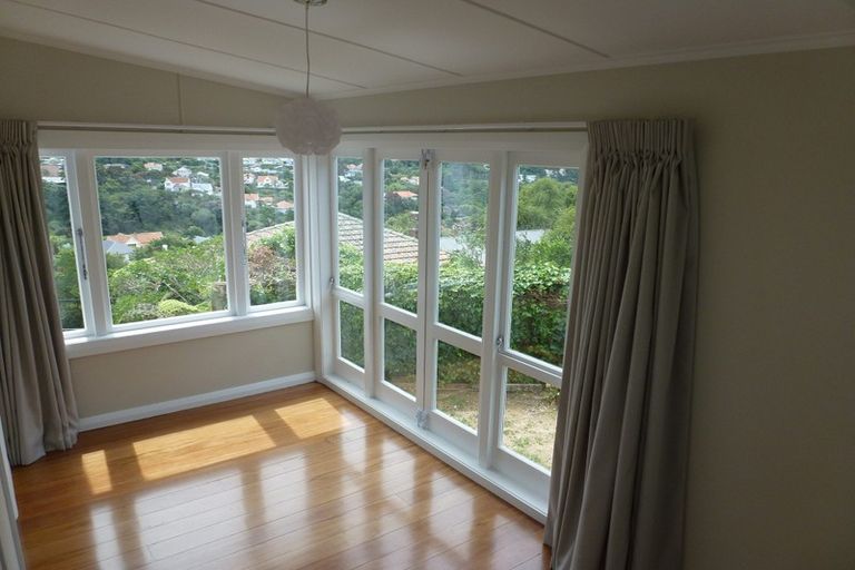 Photo of property in 5a Grove Road, Kelburn, Wellington, 6012