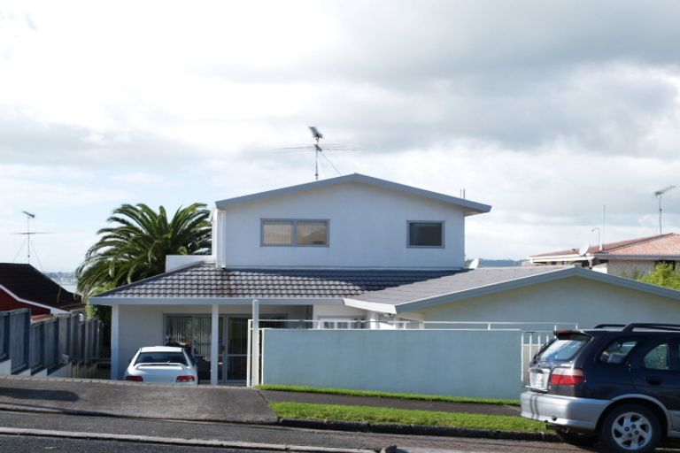 Photo of property in 30 Churchill Road, Cockle Bay, Auckland, 2014