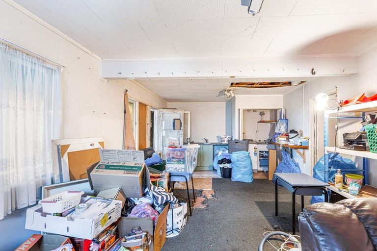 Photo of property in 74 Waimumu Road, Massey, Auckland, 0614