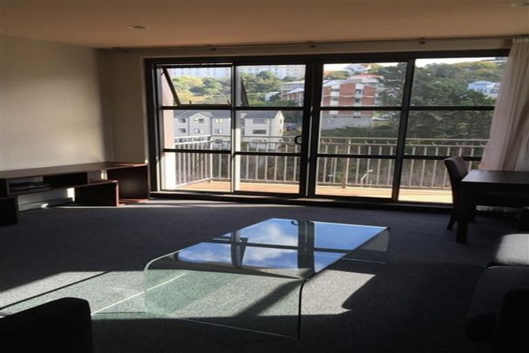 Photo of property in Atrium Towers, 8f/154 The Terrace, Wellington Central, Wellington, 6011