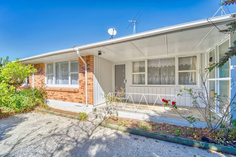 Photo of property in 1/6 Arabi Street, Sandringham, Auckland, 1041