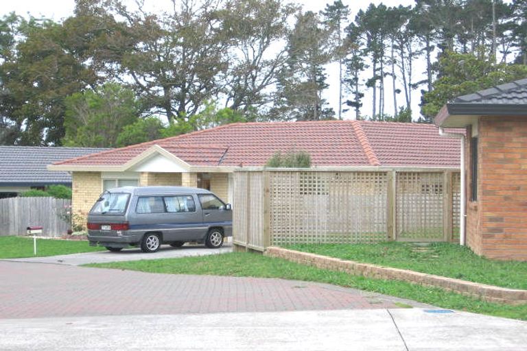 Photo of property in 32 Greenberry Drive, Ranui, Auckland, 0612