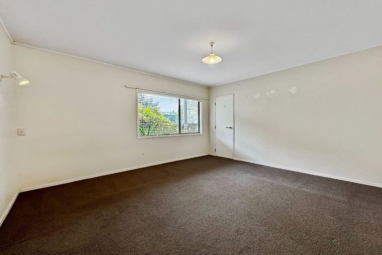 Photo of property in 1/20a Hauraki Road, Hauraki, Auckland, 0622