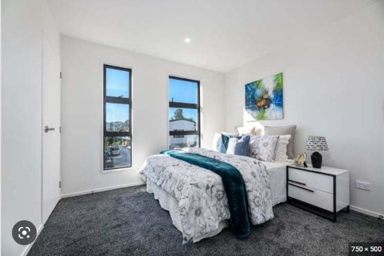 Photo of property in 2/6 Kereru Street, Henderson, Auckland, 0612