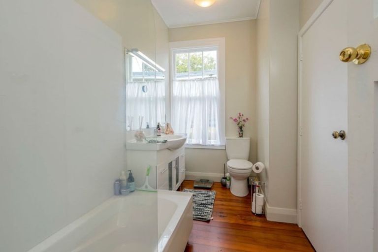 Photo of property in 71 Valley Road, Paraparaumu, 5032