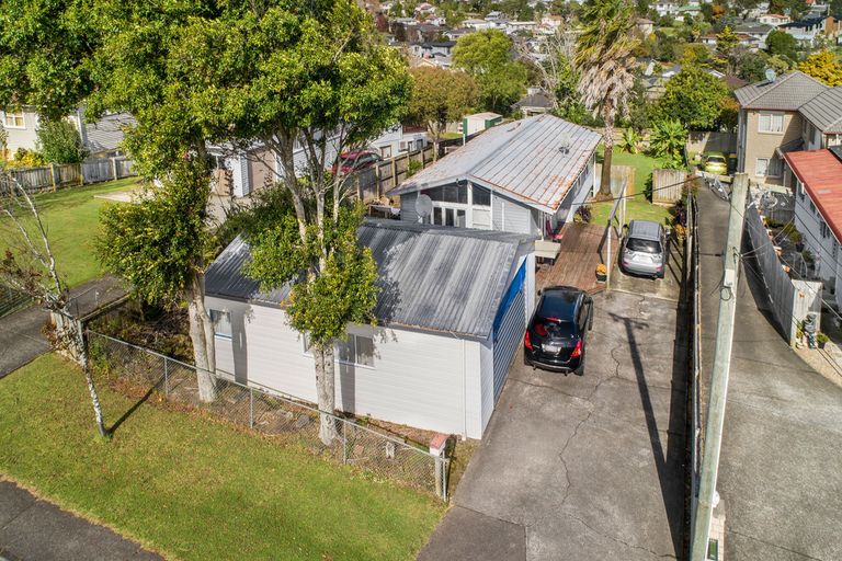 Photo of property in 155 View Road, Sunnyvale, Auckland, 0612