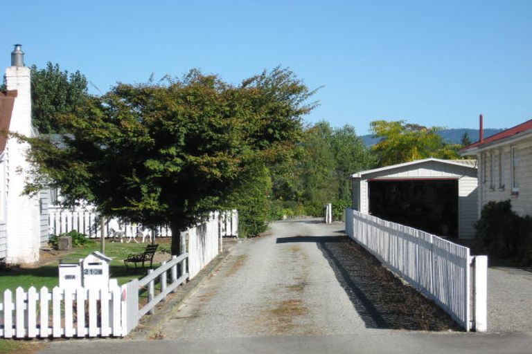 Photo of property in 210 Talbot Street, Geraldine, 7930