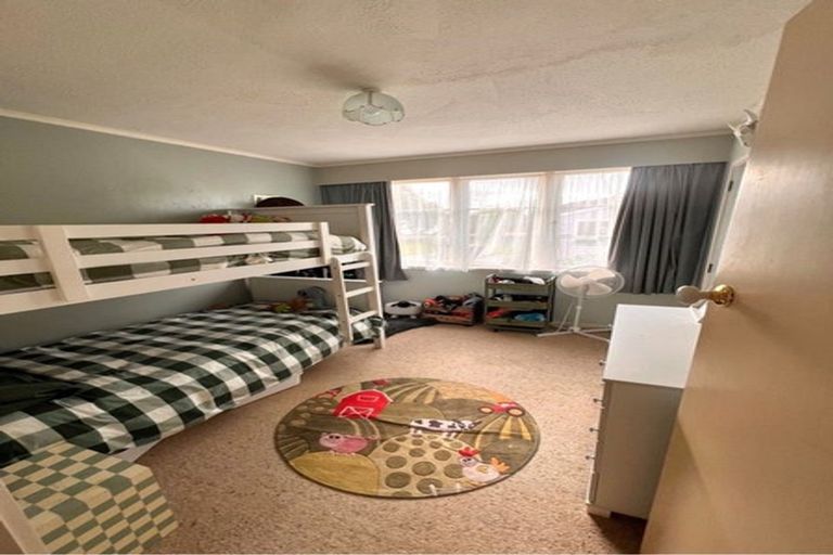 Photo of property in 10 Grey Street, Martinborough, 5711