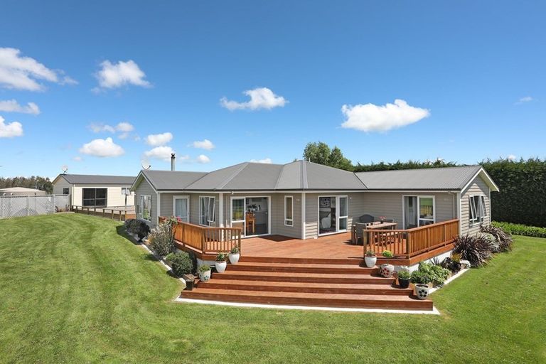 Photo of property in 225 Makara Road, Halcombe, Feilding, 4779