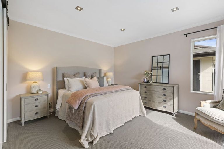 Photo of property in 68 Willowview Drive, Redwood, Christchurch, 8051