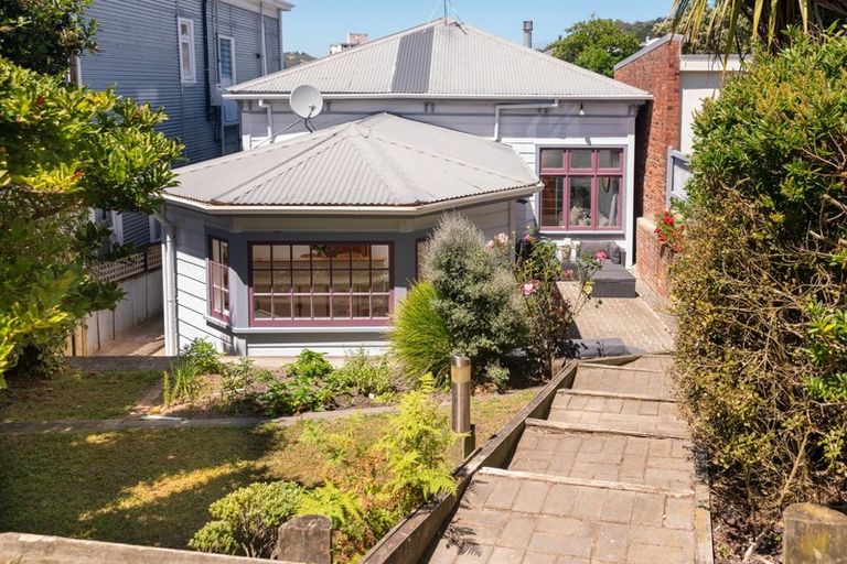 Photo of property in 10 Howard Street, Mount Cook, Wellington, 6021