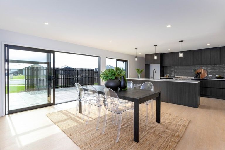 Photo of property in 28 Angus Place, Rangiora, 7400