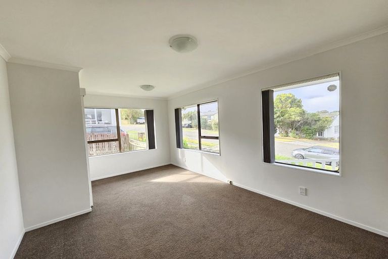 Photo of property in 15 Staithes Drive North, Whitby, Porirua, 5024
