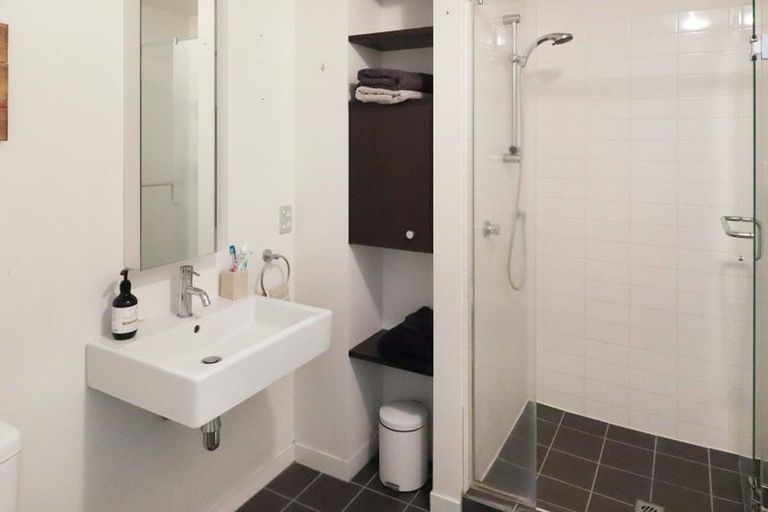 Photo of property in Montreaux Apartments, 4c/164 The Terrace, Wellington Central, Wellington, 6011