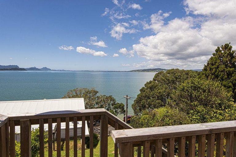 Photo of property in 128 Beach Road, Onerahi, Whangarei, 0110