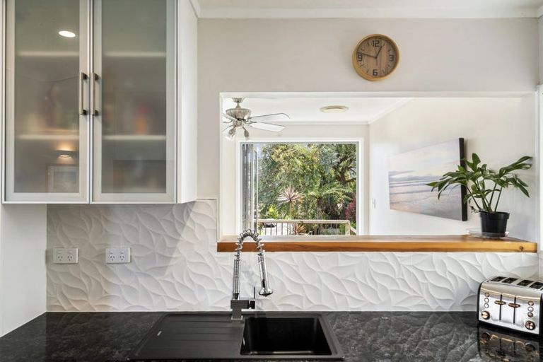 Photo of property in 1/43 Telstar Place, Beach Haven, Auckland, 0626