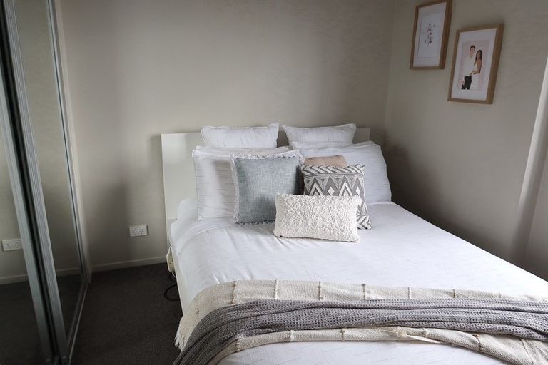 Photo of property in 3/22 Kerewhenua Crescent, Hobsonville, 0616