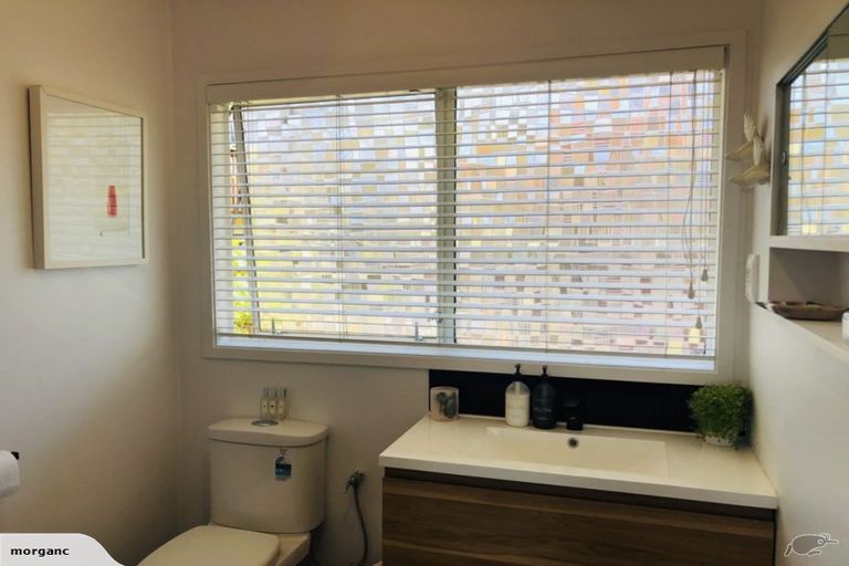 Photo of property in 1/2 Hume Drive, Hillcrest, Auckland, 0627