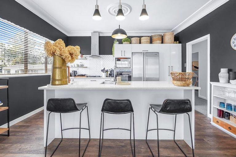 Photo of property in 12 Walsh Street, Forest Lake, Hamilton, 3200