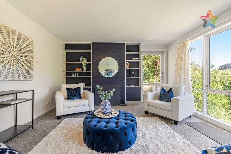 Photo of property in 12 Whiorau Grove, Lowry Bay, Lower Hutt, 5013