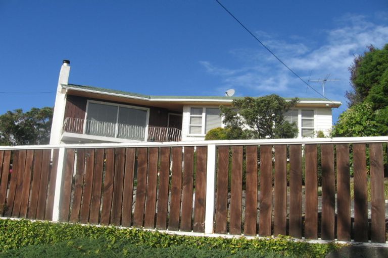 Photo of property in 15 Ernest Street, Ranui, Porirua, 5024