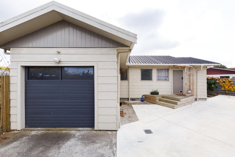 Photo of property in 17b Cecil Place, Cloverlea, Palmerston North, 4412