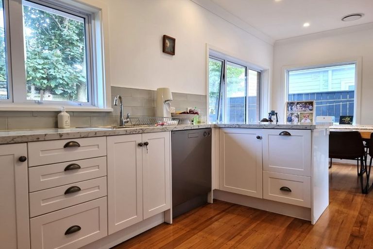 Photo of property in 21 Colin Grove, Hutt Central, Lower Hutt, 5010