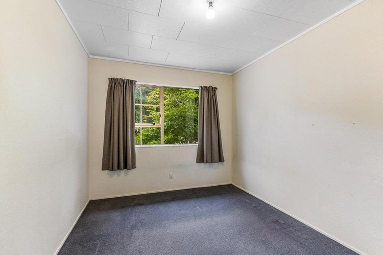 Photo of property in 94 Omapere Street, Whitby, Porirua, 5024