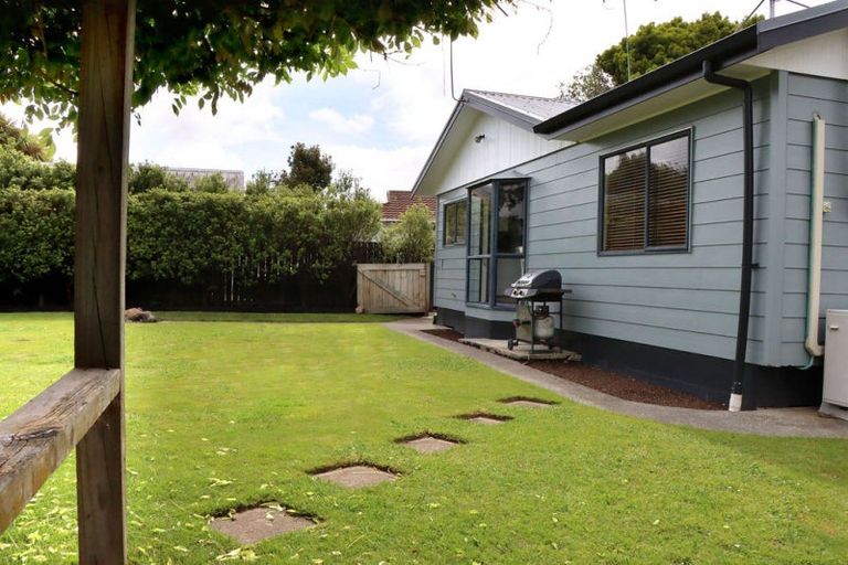 Photo of property in 48 Newton Place, Westbrook, Palmerston North, 4412