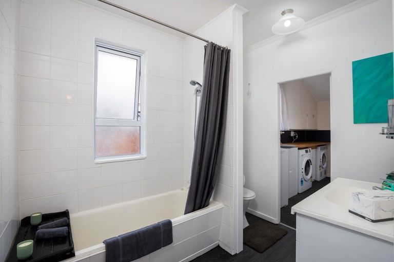 Photo of property in 101 Domett Street, Waitara, 4320