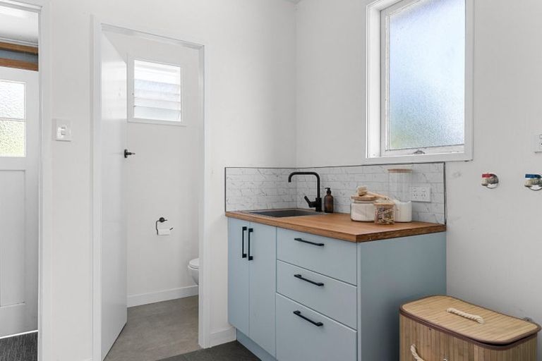 Photo of property in 19 Whaka Street, Maungaturoto, 0520