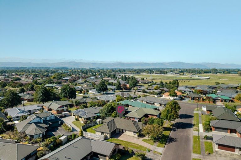 Photo of property in 8 Rothesay Place, Highbury, Palmerston North, 4412