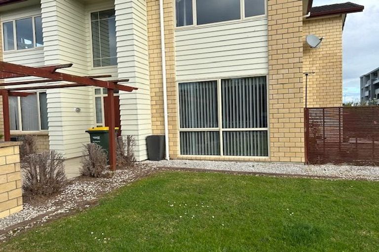 Photo of property in 40 Kestev Drive, Flat Bush, Auckland, 2016